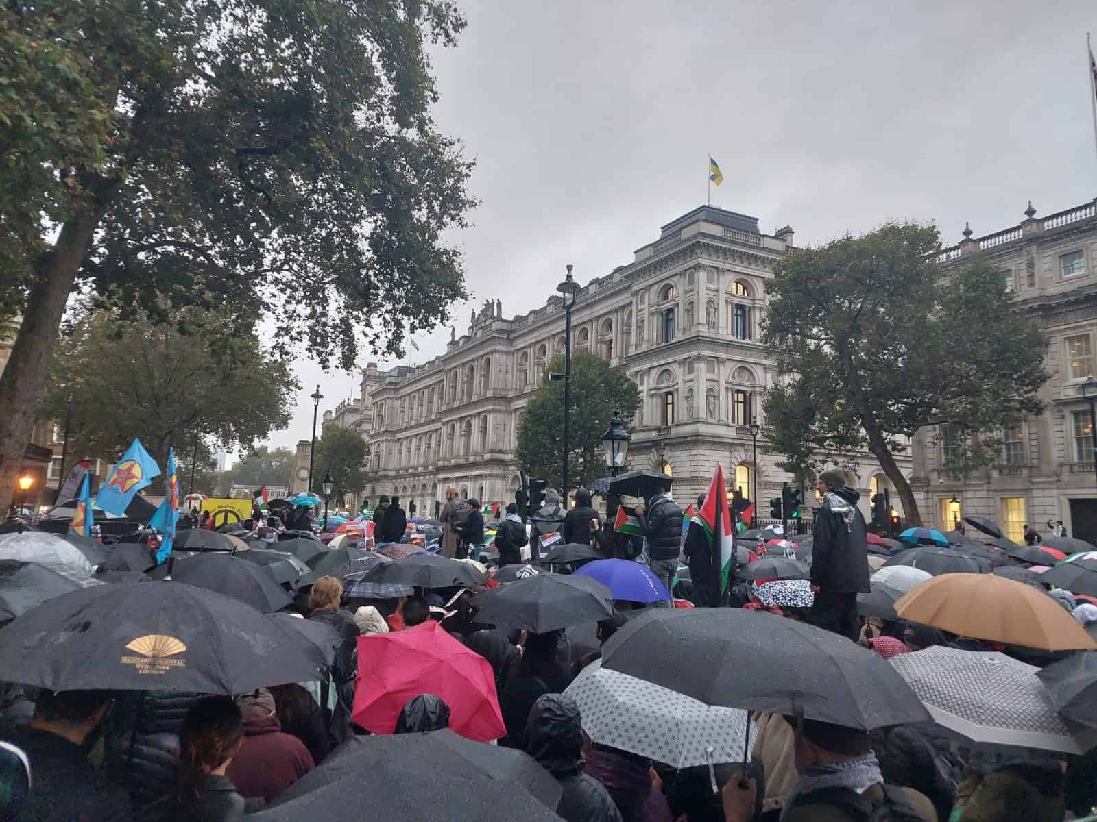 Des milliers de personnes à Londres manifestent après le massacre d'un hôpital israélien