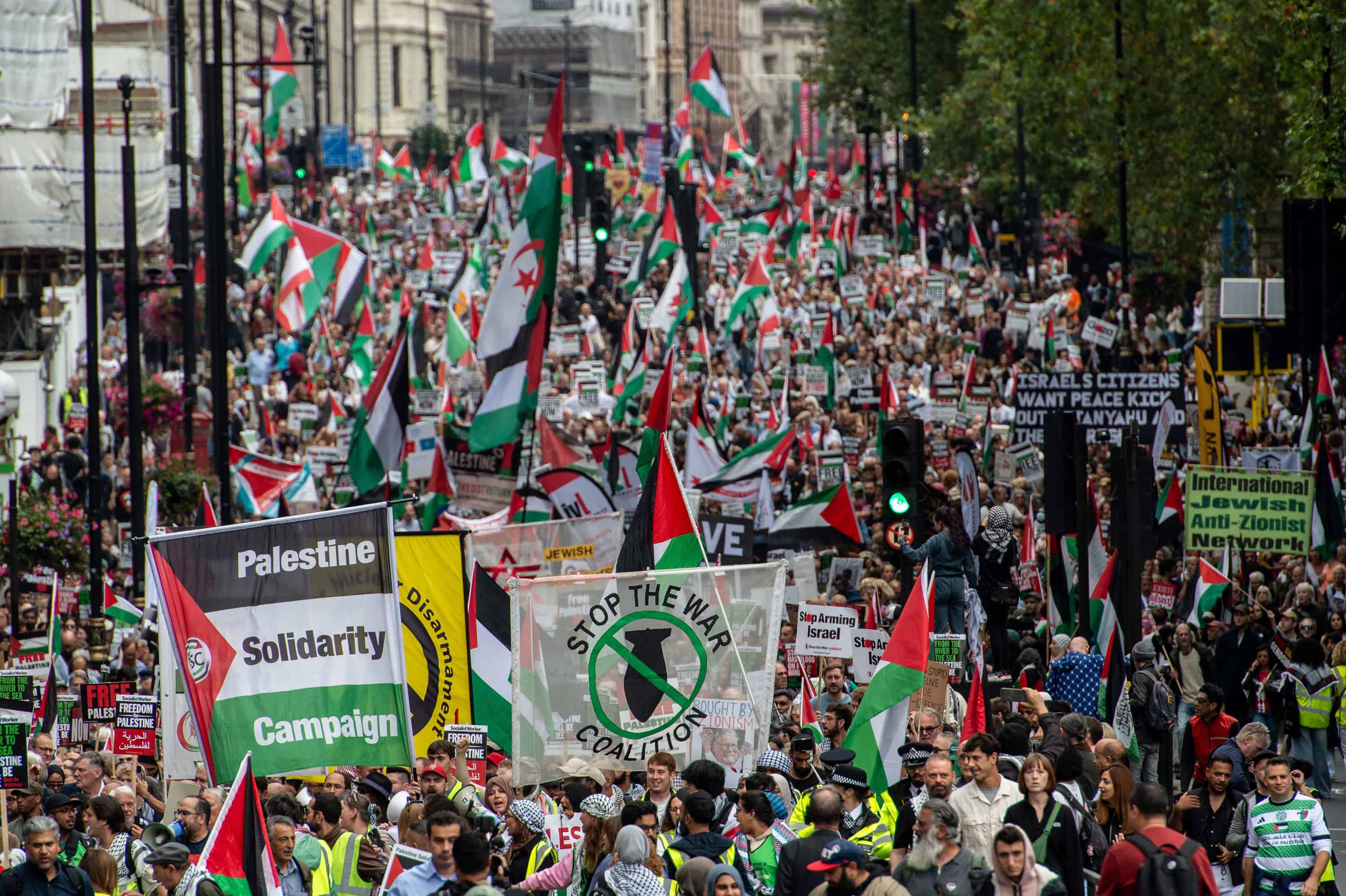 Une photo de la foule lors de la manifestation de Londres pour la Palestine