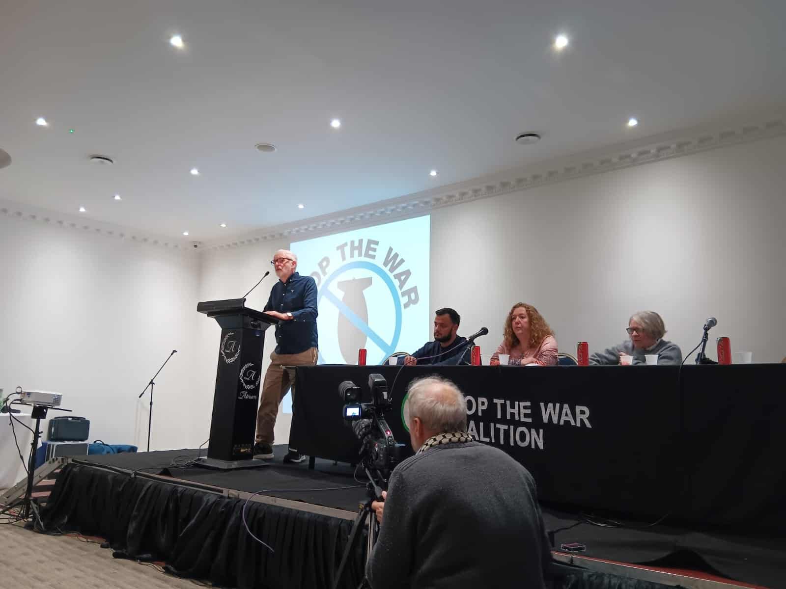 Jeremy Corbyn s'exprime à la Convention contre la guerre