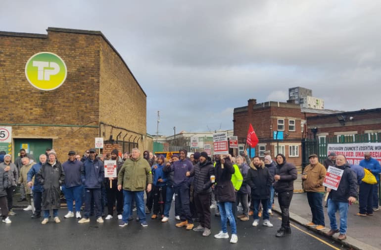 Southwark housing workers on strike