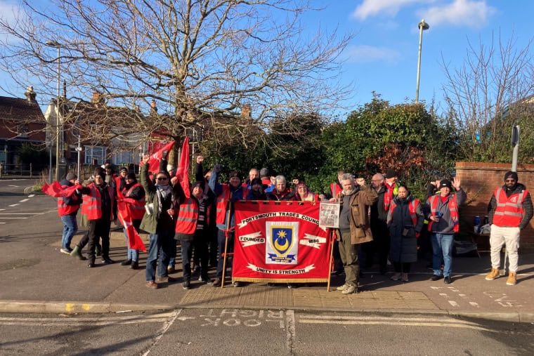 Roundre industriel: les universités se préparent à combattre les coupes