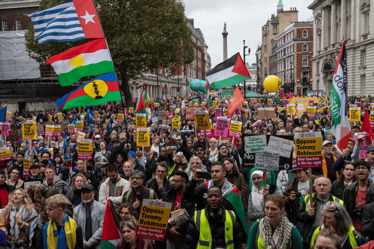 Rejoignez la démo le 13 septembre pour s'opposer à Tommy Robinson