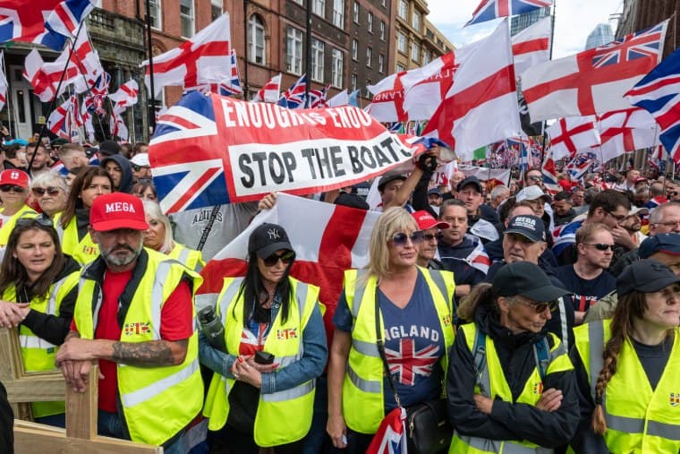 La Strong March de 100 000 nazis de Tommy Robinson est un réveil pour la gauche