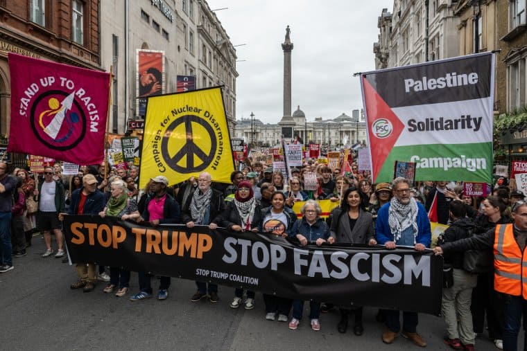 Les manifestants anti-Trump se rendent dans les rues alors que Starmer déploie le tapis rouge