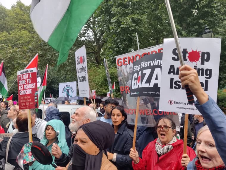 Les manifestants de Londres rage contre le président criminel de la guerre d'Israël