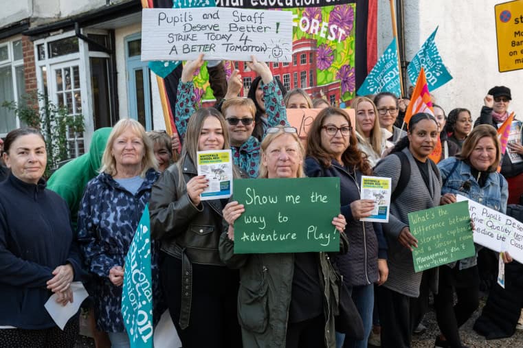 Les travailleurs scolaires se battent «pour prioriser le bien-être des enfants»