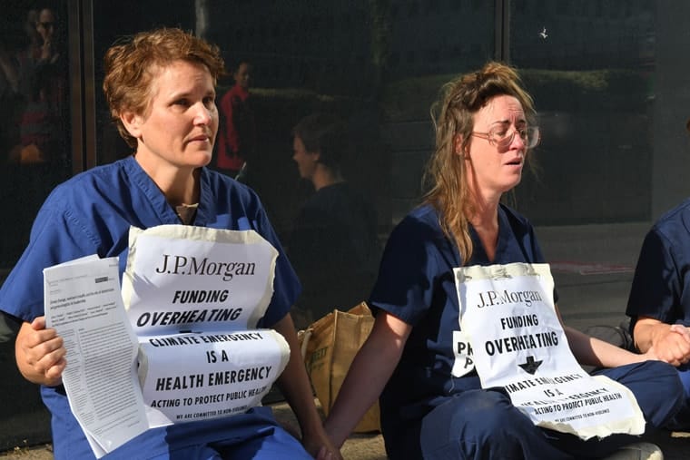 Les travailleurs paient le prix des vagues de chaleur, les travaillistes jouent du violon alors que la planète brûle