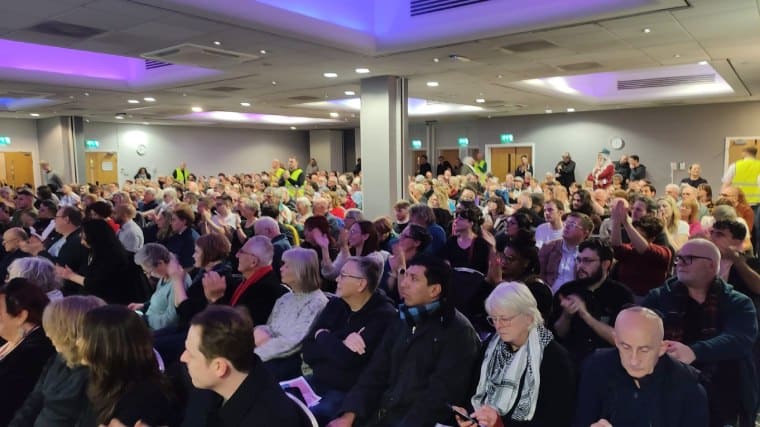 Bataille pour l’avenir de votre parti alors que la chasse aux sorcières à la direction s’en va