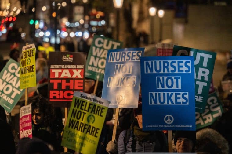 Le budget travailliste d'automne ne plaît à personne