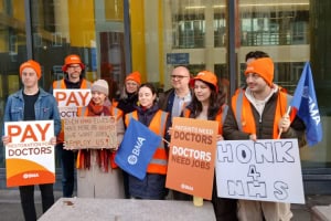 Ligne de piquetage des médecins résidents à Sussex