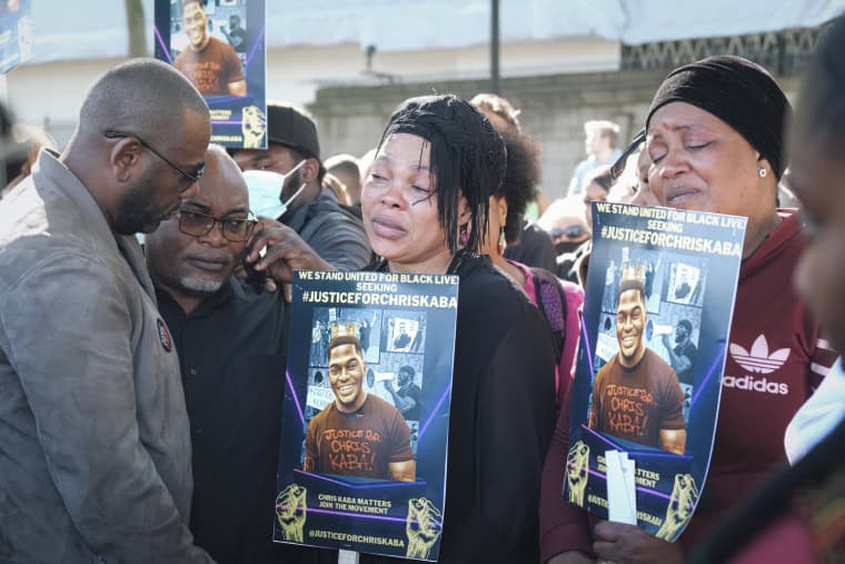 La famille de Chris Kaba « dévastée » alors que la police suspend la justice