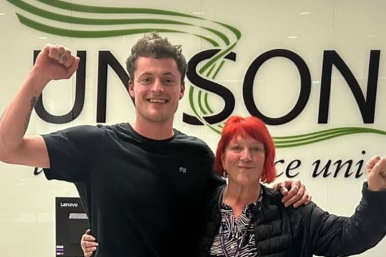 Résumé des rapports : le Conseil cible un représentant syndical qui lutte contre les coupures dans les bibliothèques