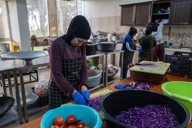 Un secouriste au centre de secours 