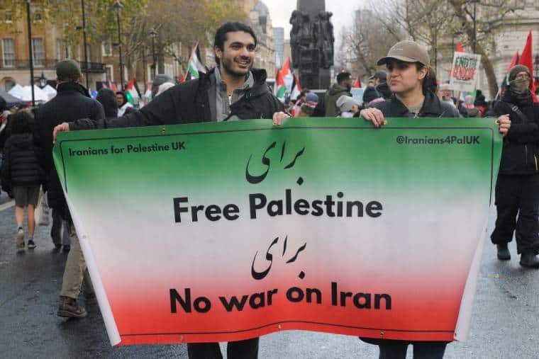 « Les auteurs du génocide ne vont pas apporter la démocratie » : un réfugié iranien s'exprime