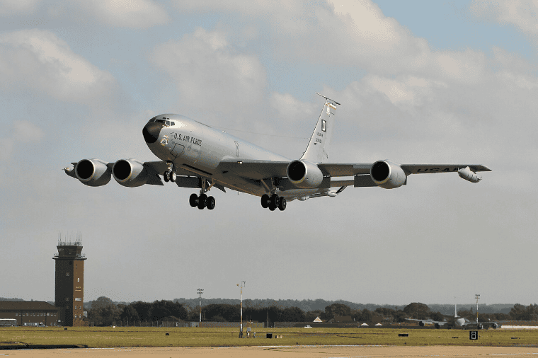 Un avion militaire américain à la base de la RAF Mildenhall (Photo : Airwolfhound)