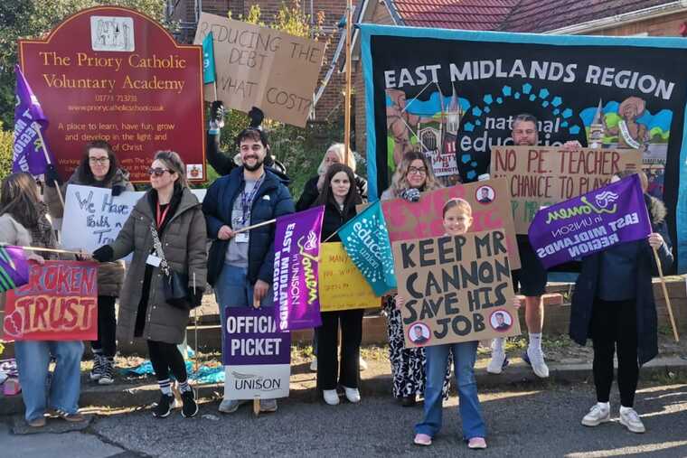 Grève des éducateurs contre les suppressions d’emplois dans les East Midlands