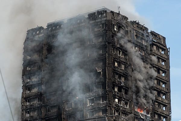 Les conservateurs doivent répondre des décès dans l'incendie de Grenfell