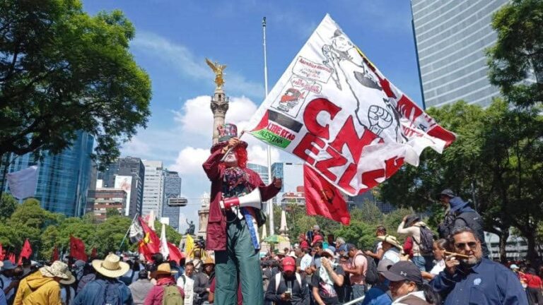 Des enseignants mexicains donnent une leçon sur la lutte des classes