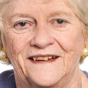 Ann Widdecombe est strictement morte ! Ne laissez pas les médias nous forcer à pleurer un fanatique