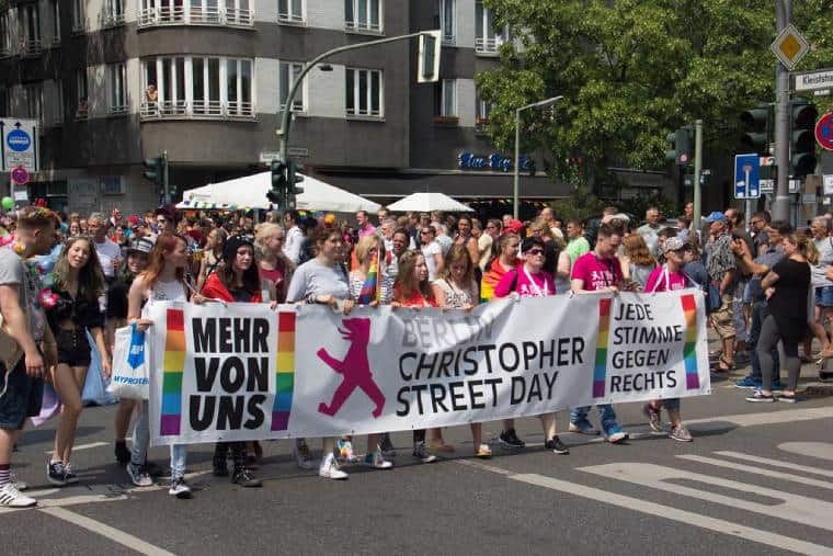 L’État allemand utilise les meurtres de la fierté pour renforcer l’islamophobie