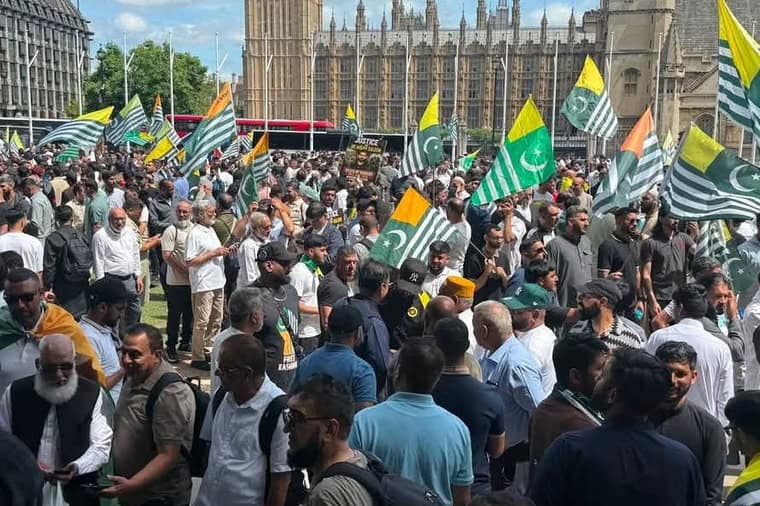 La répression au Cachemire voit l'État pakistanais tuer des militants pro-démocratie
