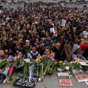 Des dizaines de milliers de personnes se rassemblent à Trafalgar Square pour rendre hommage à Jason Arday.