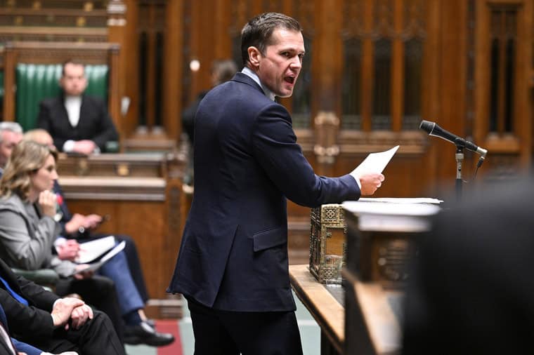 Jenrick envisage de mettre fin au chômage par la punition (Photo : uk_parliament/Flickr)