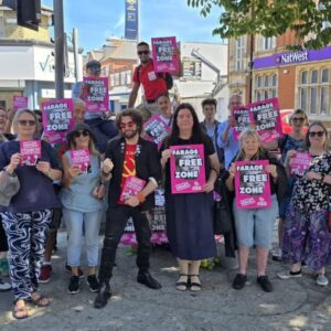 Les antiracistes combattent Farage jusqu'au bout à Clacton