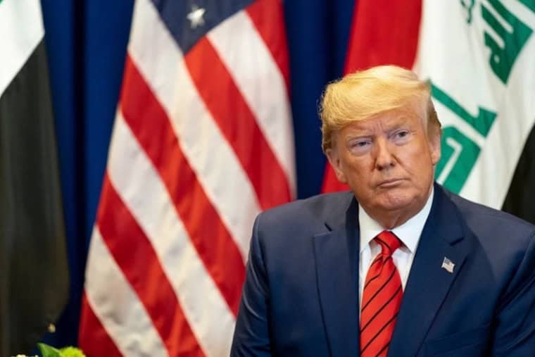 Image de Donald Trump devant le drapeau américain