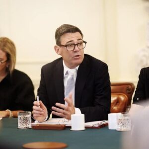 Burnham promet « une politique différente » – mais que va-t-il réellement changer ?