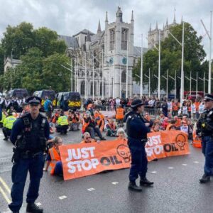 Just Stop Oil revient, la campagne sur les centres de données s'intensifie