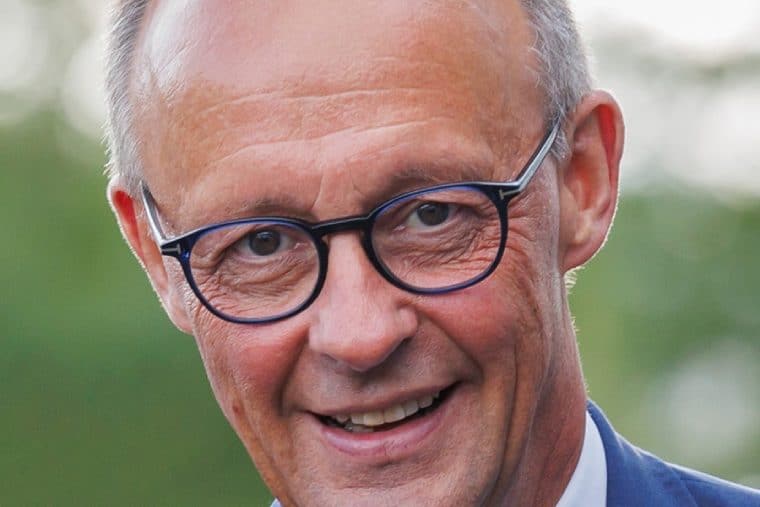 Le chancelier allemand Friedrich Merz est sous pression pour travailler avec l'AfD fasciste après sa victoire aux élections d'un autre État.