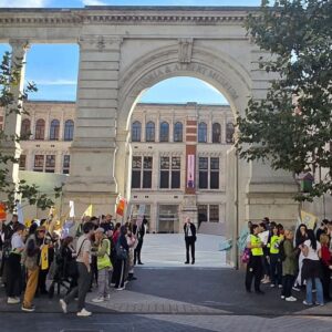 Les grévistes de V&A affirment que leurs bas salaires sont visibles