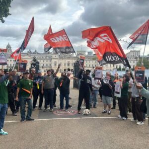 Les jardiniers de Royal Parks disent : « Élaguez vos bénéfices, pas notre salaire ! »