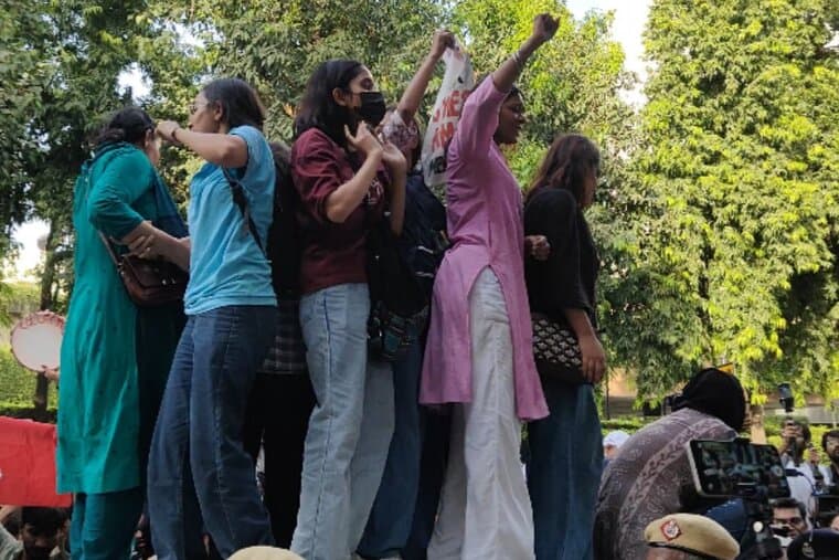 Cops have rounded up hundreds of movement leaders on trumped-up charges (Photo: neha_aisa/X)