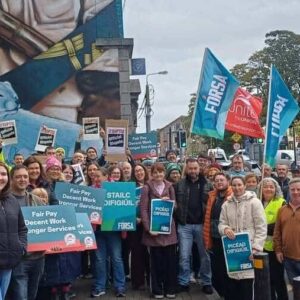 D’énormes grèves en Irlande pourraient forcer le gouvernement à cracher