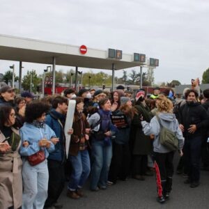 Le mouvement français défie la répression étatique et humilie le régime Macron