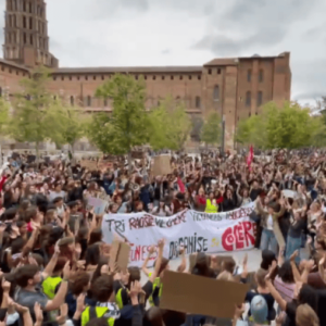 Le soulèvement étudiant français s’intensifie en signe de défiance contre la brutalité policière