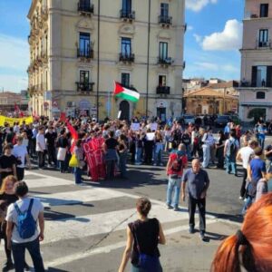 Les dockers du monde entier manifestent contre la guerre