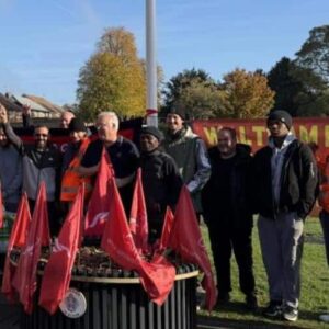 Les grévistes de Havering Bin déclarent qu'ils sont « déterminés à rester en dehors jusqu'à ce que nous gagnions »