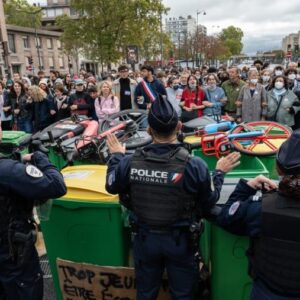 « Nous espérons la révolution » : des étudiants dans les rues de France