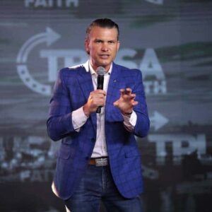 Pete Hegseth réclame du sang alors qu'il annonce son exécution en direct