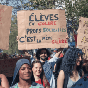 Un professeur de français déclare que « les conditions sont réunies pour de longues grèves » alors que les manifestations se propagent