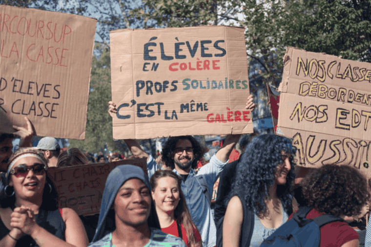 Un professeur de français déclare que « les conditions sont réunies pour de longues grèves » alors que les manifestations se propagent